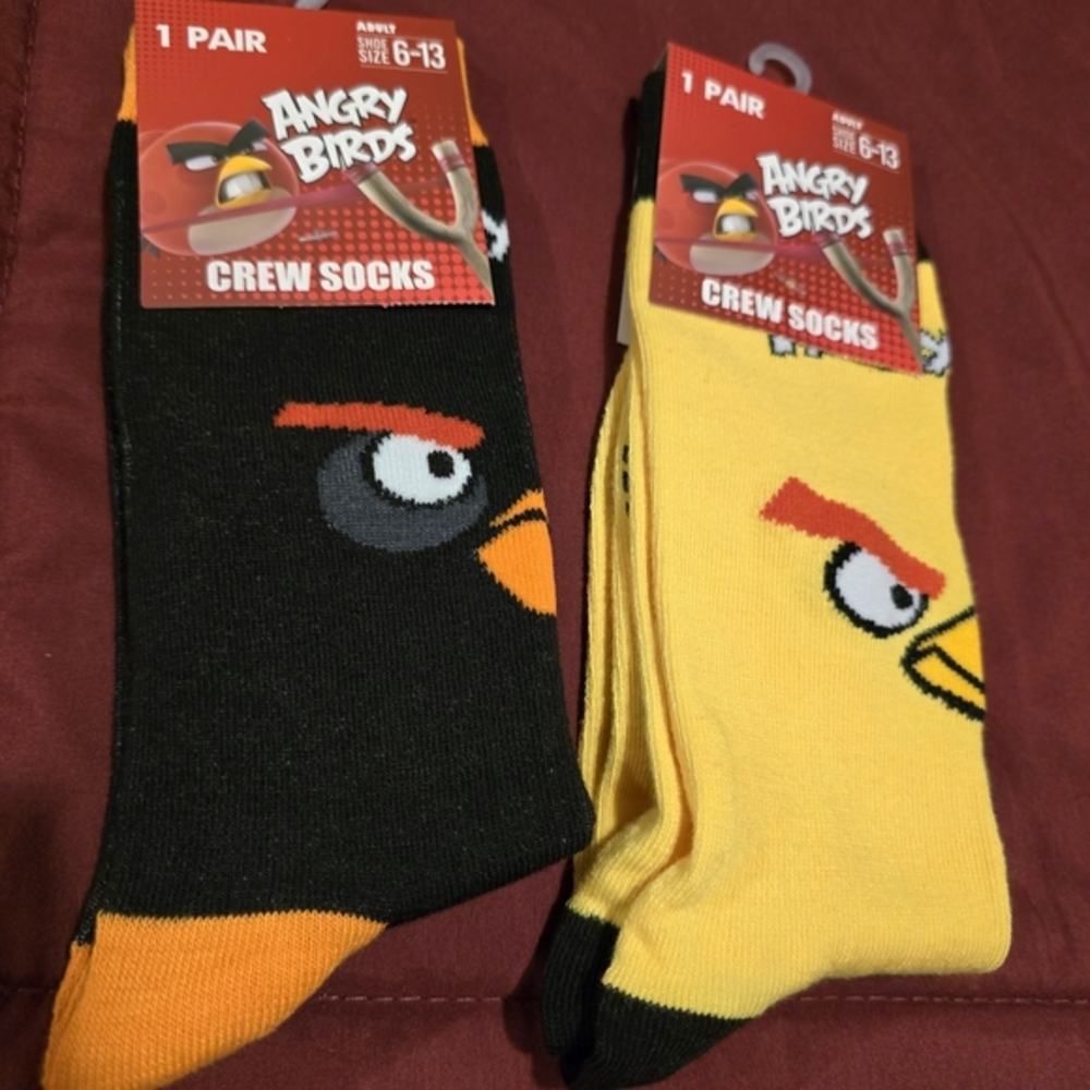 NWT Angry‎ Birds Set of 2 Adult Crew Socks Black & Yellow Size 6-13
